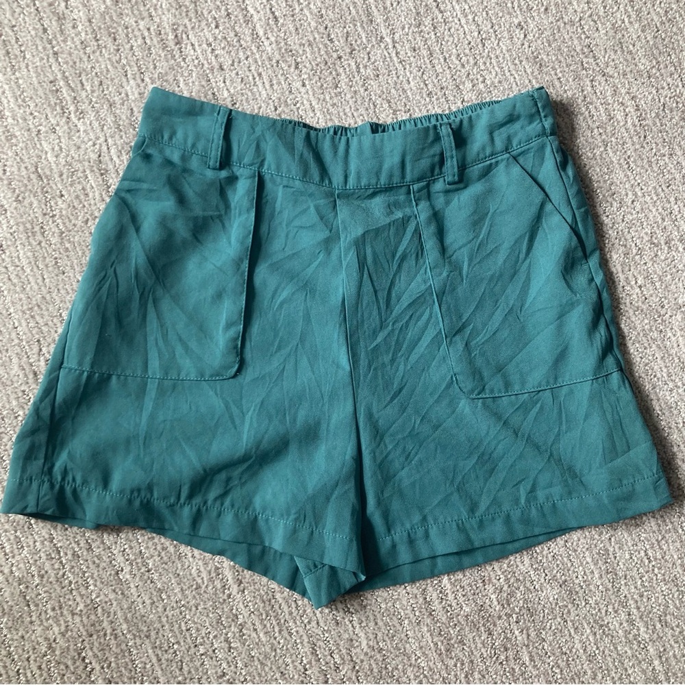 Green High Waist Shorts with Pockets